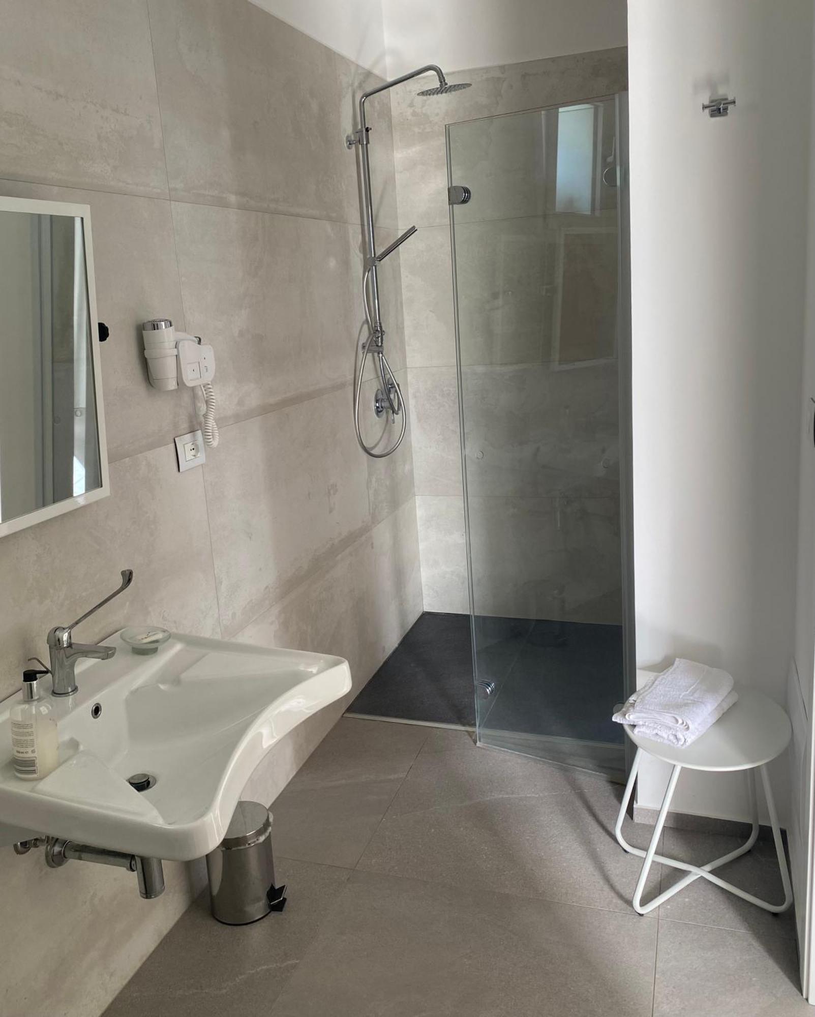 Il Mare Di Giu Boutique